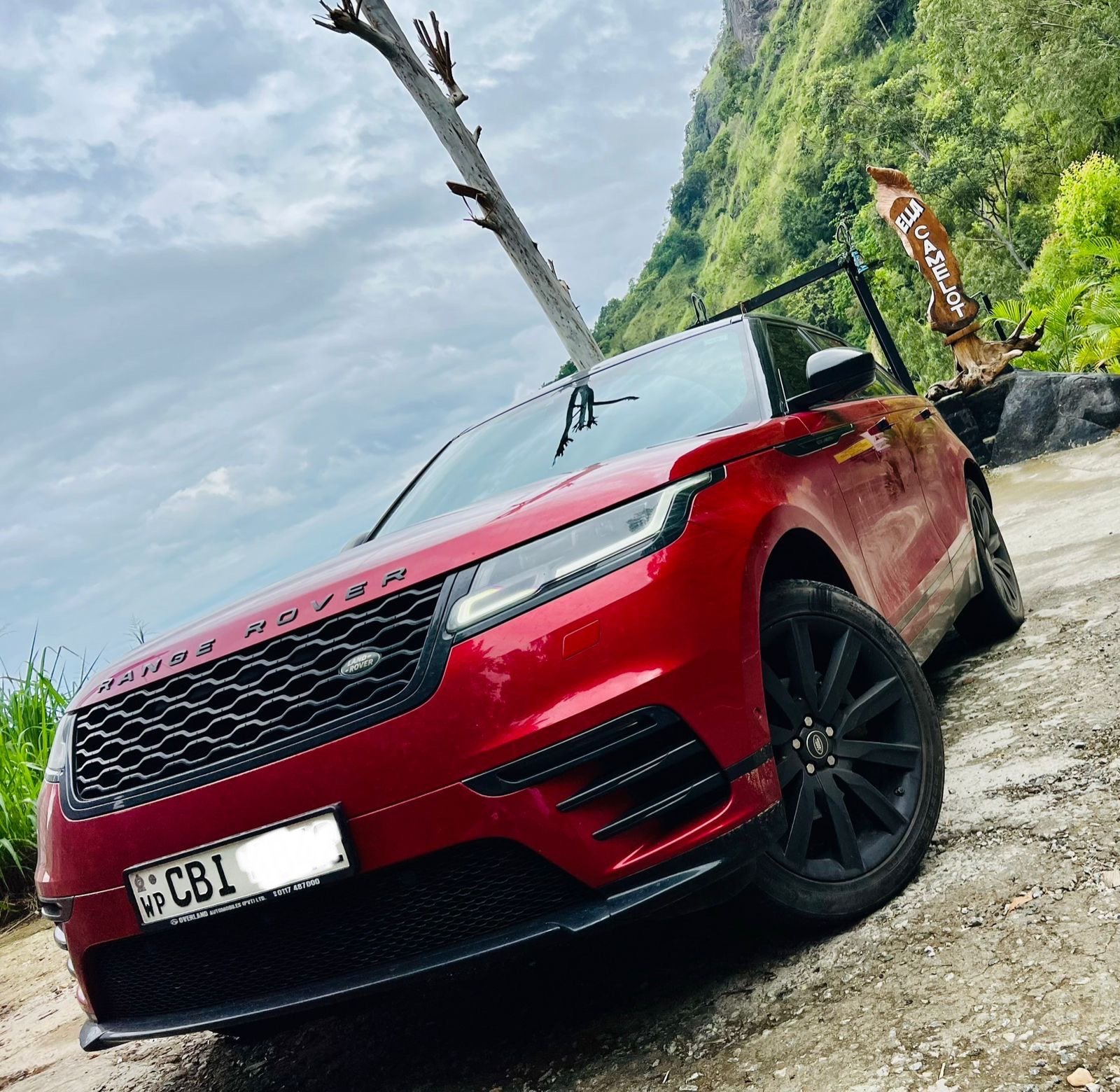 Range Rover Velar Firenze Red đź”´