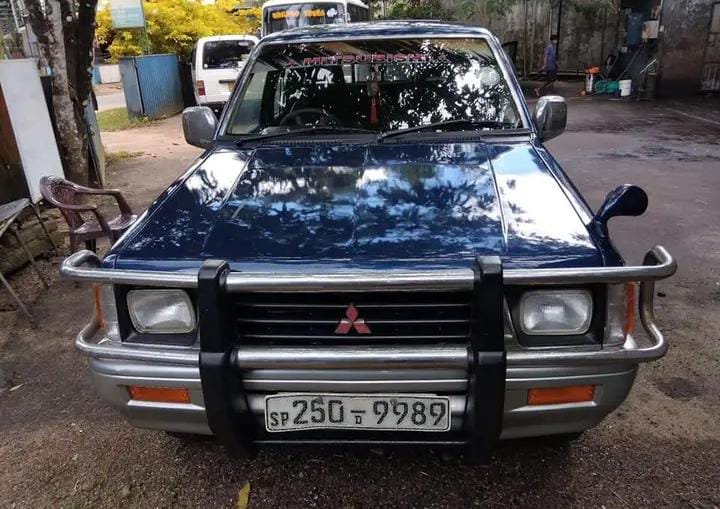 Double Cab Mitsubishi