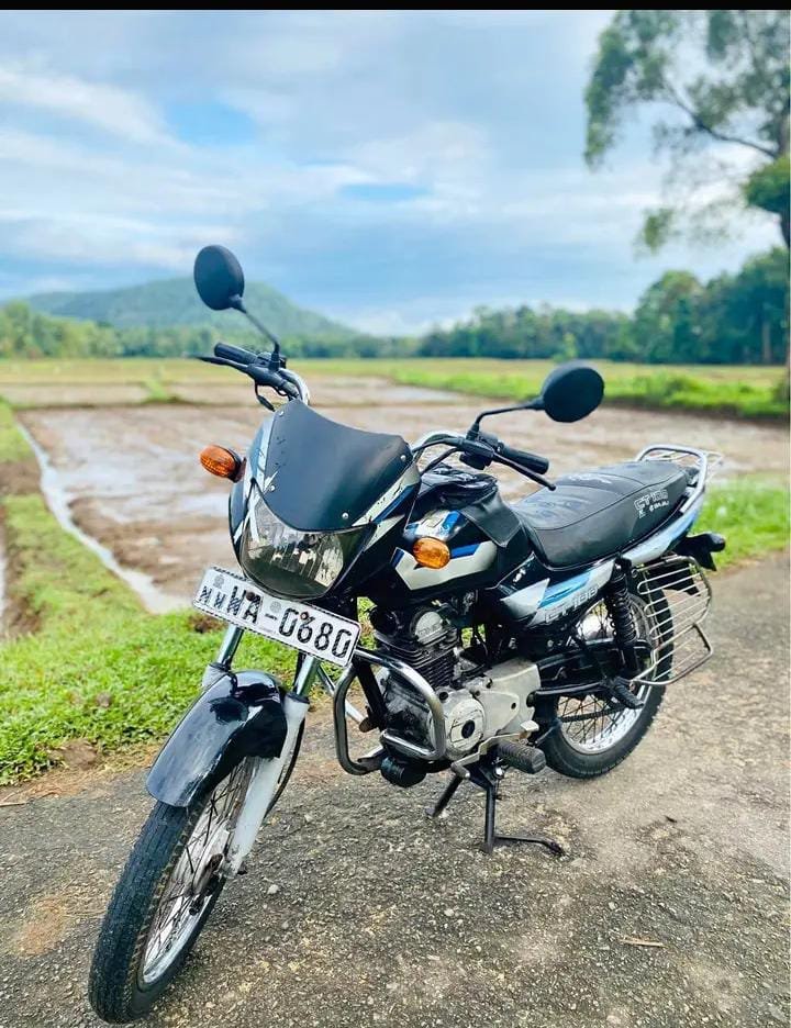 Bajaj CT 100